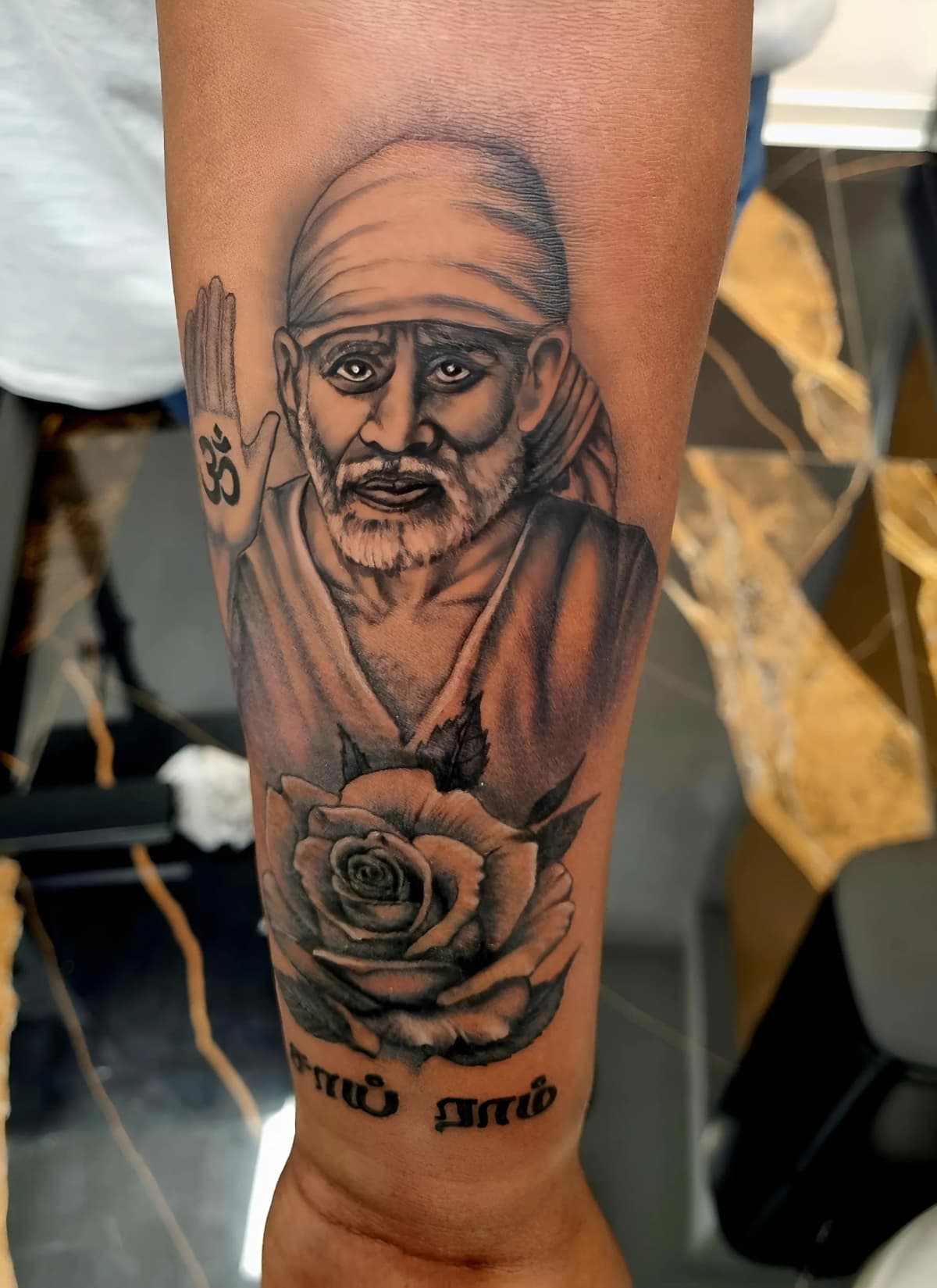 Tattoo artist at work